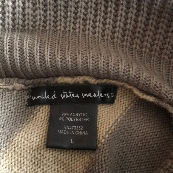 Poncho - Picture 3 of 3